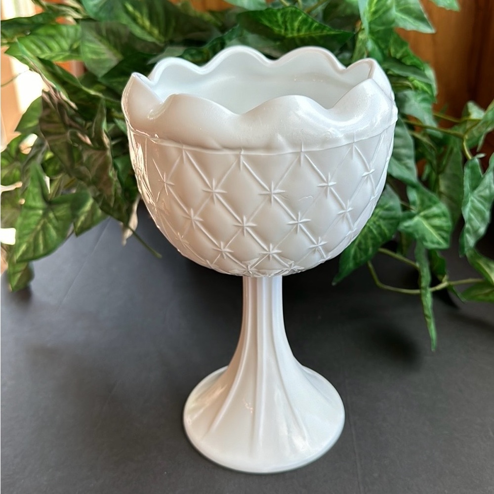 VTG Milk Glass Duette Quilted Diamond Star Round Large Compote Pedestal Bowl